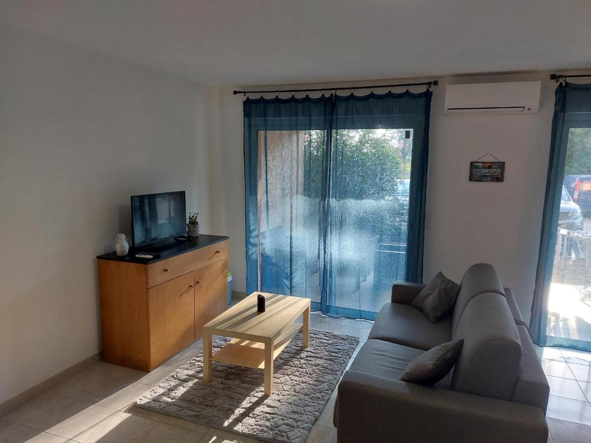 Nouvel Location D'Un Bel Appart T2 Climatise Et Meuble Au Rdch Avec Piscine Dans Residence Les Melody Santa-Maria-Poggio  Eksteriør billede