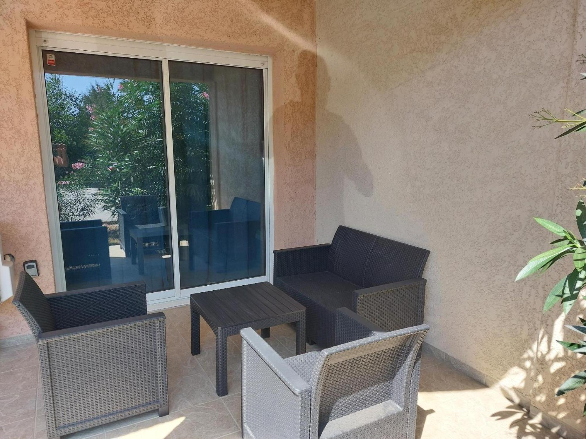 Nouvel Location D'Un Bel Appart T2 Climatise Et Meuble Au Rdch Avec Piscine Dans Residence Les Melody Santa-Maria-Poggio  Eksteriør billede